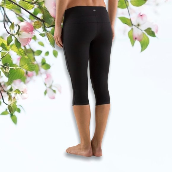 lululemon athletica Pants - Lululemon Yoga Crop Leggings Size 6